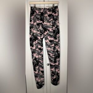 JUST COZY Women's Pink, Grey and Black Soft-Lined Camouflage Leggings